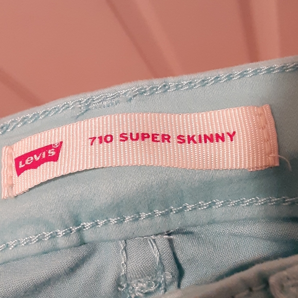 PRICE DROP Girls Levi's Skinny Jeans - Picture 6 of 8